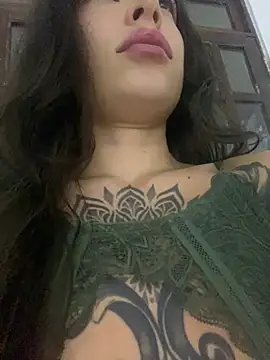 Snapshot of Babyy_B chatting on July 14, 2026, 2:27 am Babyy B online show from July 14, 2026, 2:27 am