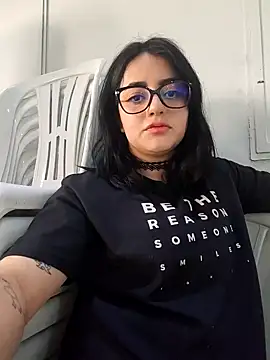 Lin-cute online show from October 26, 2025, 9:37 pm