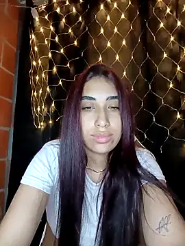 ifeelverywet andhot online show from October 22, 2025, 4:01 am