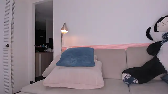 kitty miaa online show from February 6, 2026, 4:30 am