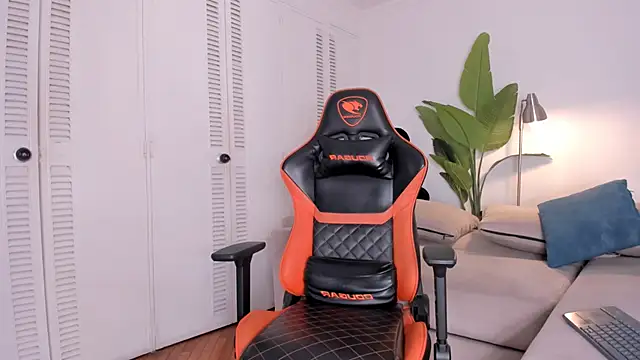 Snapshot of kitty_miaa chatting on March 12, 2026, 4:40 am kitty miaa online show from March 12, 2026, 4:40 am