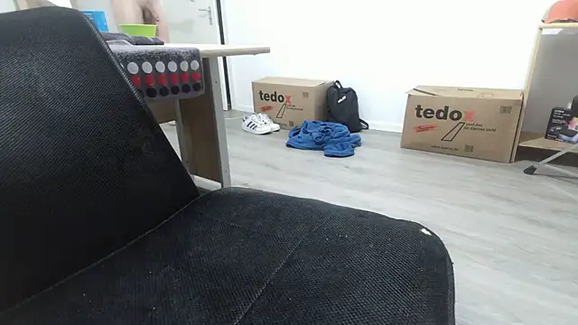 Snapshot of PascalFucksYou---- chatting on February 17, 2025, 3:36 am PascalFucksYou---- online show from February 17, 2025, 3:36 am