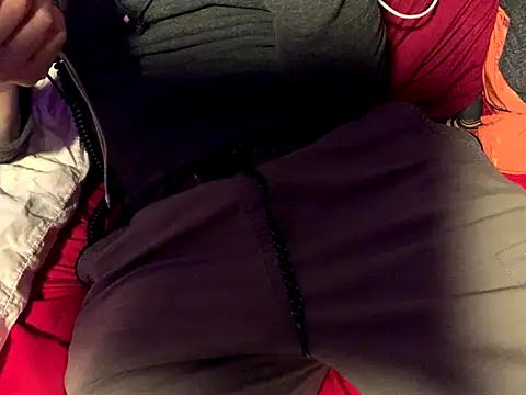 Snapshot of skatebored chatting on November 11, 2025, 3:56 am skatebored online show from November 11, 2025, 3:56 am