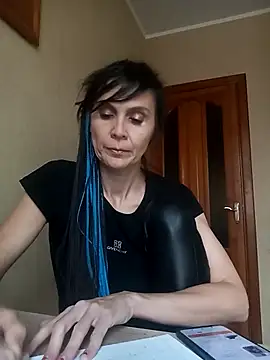 Francenia lolis online show from October 16, 2025, 7:16 am