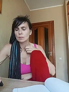 Francenia lolis online show from July 13, 2026, 10:14 am