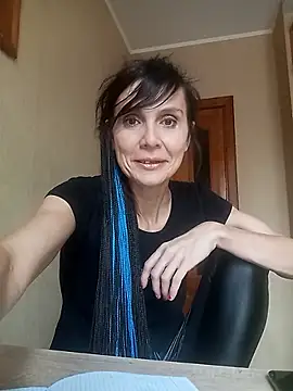 Francenia lolis online show from October 18, 2025, 11:34 am