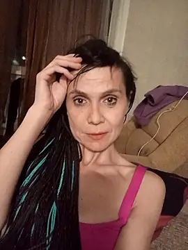 Francenia lolis online show from June 20, 2026, 10:04 pm