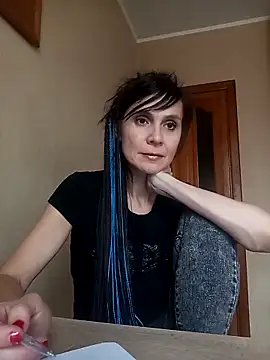 Francenia lolis online show from October 28, 2025, 11:09 am