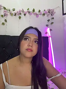 alisson carolina73 online show from February 26, 2026, 2:33 am