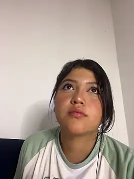 Snapshot of alisson_carolina73 chatting on May 30, 2026, 3:24 am alisson carolina73 online show from May 30, 2026, 3:24 am