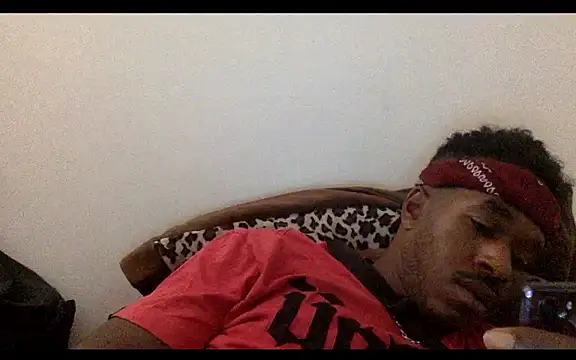 Snapshot of POPAYE972 chatting on November 13, 2025, 4:33 pm POPAYE972 online show from November 13, 2025, 4:33 pm