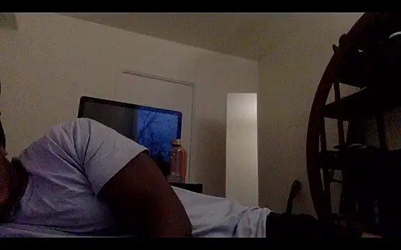 Snapshot of POPAYE972 chatting on December 2, 2025, 7:10 am POPAYE972 online show from December 2, 2025, 7:10 am