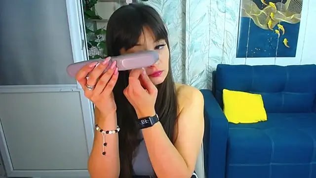 Snapshot of GoldenLadyyy chatting on November 9, 2025, 5:44 am GoldenLadyyy online show from November 9, 2025, 5:44 am