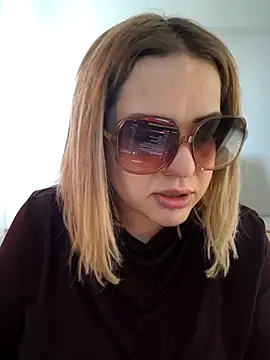 Snapshot of cansuozell chatting on June 1, 2026, 7:08 am cansuozell online show from June 1, 2026, 7:08 am