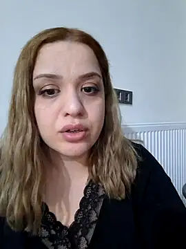 Snapshot of cansuozell chatting on November 9, 2025, 5:06 pm cansuozell online show from November 9, 2025, 5:06 pm