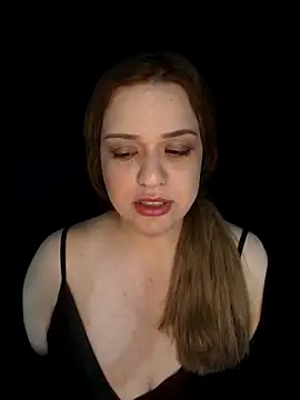 Snapshot of cansuozell chatting on November 3, 2025, 4:54 pm cansuozell online show from November 3, 2025, 4:54 pm