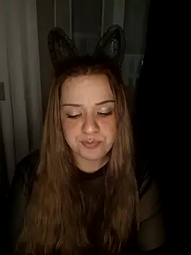 Snapshot of cansuozell chatting on November 1, 2025, 4:56 pm cansuozell online show from November 1, 2025, 4:56 pm