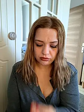 cansuozell online show from December 18, 2025, 6:29 am