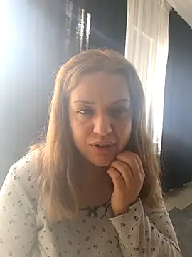 Snapshot of cansuozell chatting on December 14, 2025, 8:09 am cansuozell online show from December 14, 2025, 8:09 am