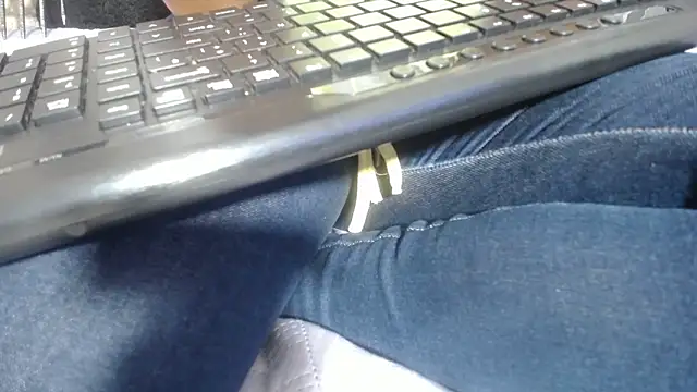 KOURTNEY-- online show from October 20, 2025, 1:51 am