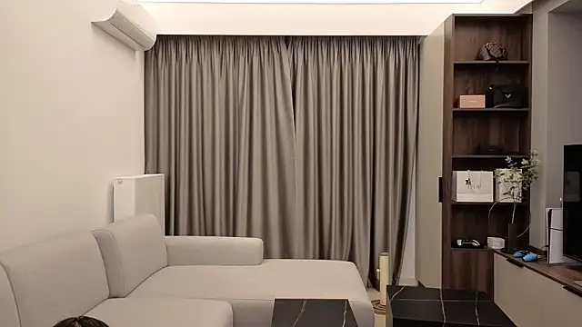 Snapshot of IrisNoire chatting on November 10, 2025, 7:52 pm IrisNoire online show from November 10, 2025, 7:52 pm