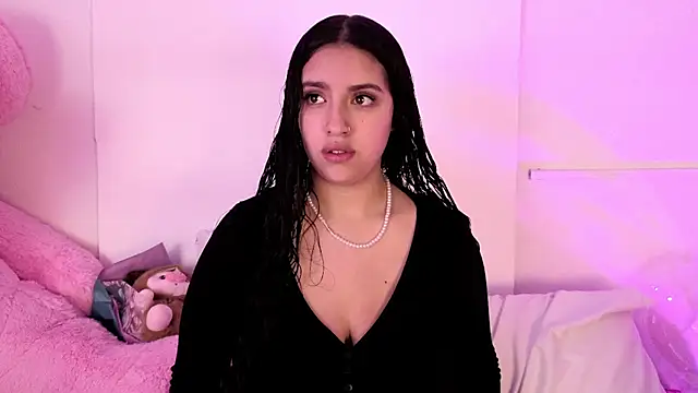 Snapshot of paulette_dupont chatting on October 26, 2025, 12:44 am paulette dupont online show from October 26, 2025, 12:44 am