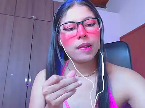 Snapshot of _ALLYSON18_ chatting on July 26, 2026, 12:01 pm ALLYSON18 online show from July 26, 2026, 12:01 pm