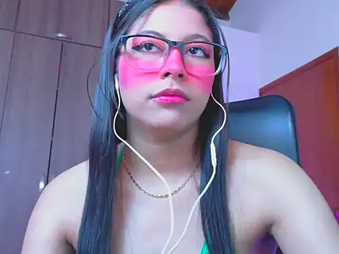 Snapshot of _ALLYSON18_ chatting on June 30, 2026, 12:05 pm ALLYSON18 online show from June 30, 2026, 12:05 pm