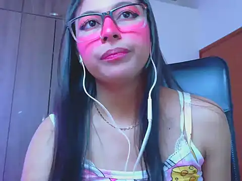 Snapshot of _ALLYSON18_ chatting on June 3, 2026, 2:33 pm ALLYSON18 online show from June 3, 2026, 2:33 pm