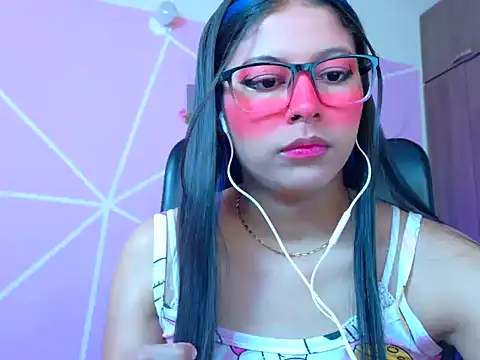 Snapshot of _ALLYSON18_ chatting on August 5, 2026, 11:59 am ALLYSON18 online show from August 5, 2026, 11:59 am