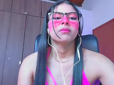 Snapshot of _ALLYSON18_ chatting on June 18, 2026, 11:37 am ALLYSON18 online show from June 18, 2026, 11:37 am