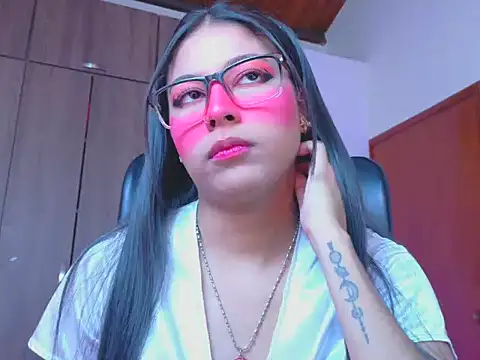 Snapshot of _ALLYSON18_ chatting on June 23, 2026, 11:52 am ALLYSON18 online show from June 23, 2026, 11:52 am