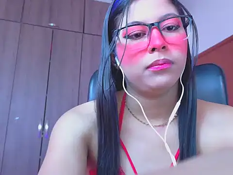 Snapshot of _ALLYSON18_ chatting on July 27, 2026, 12:01 pm ALLYSON18 online show from July 27, 2026, 12:01 pm