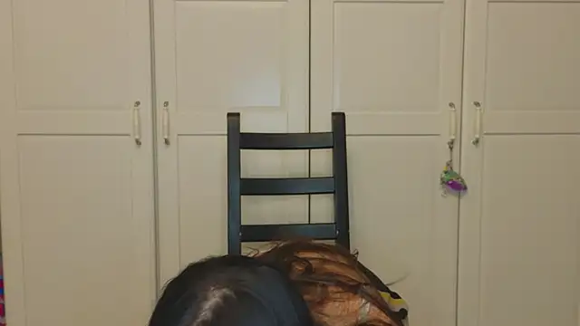 Niki anlove online show from October 30, 2025, 9:44 pm