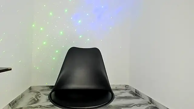 mikee scooth online show from December 17, 2025, 6:35 pm