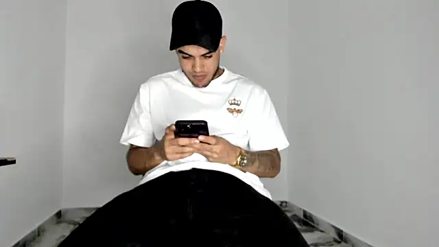 Snapshot of mikee_scooth chatting on May 8, 2026, 5:50 pm mikee scooth online show from May 8, 2026, 5:50 pm