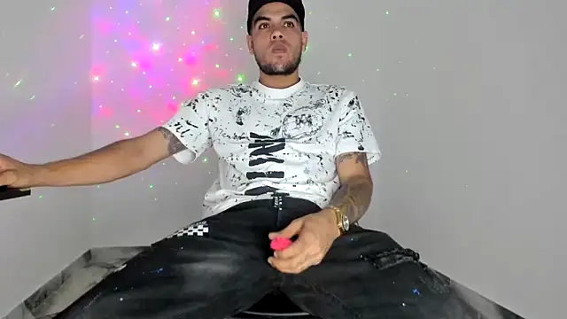 Snapshot of mikee_scooth chatting on May 12, 2026, 8:15 pm mikee scooth online show from May 12, 2026, 8:15 pm