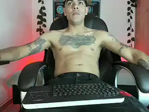 Snapshot of mikee_scooth chatting on March 23, 2025, 12:36 am mikee scooth online show from March 23, 2025, 12:36 am