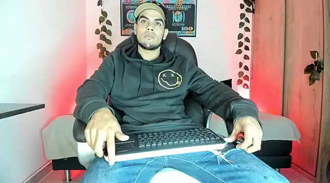 Snapshot of mikee_scooth chatting on March 3, 2025, 3:16 am mikee scooth online show from March 3, 2025, 3:16 am