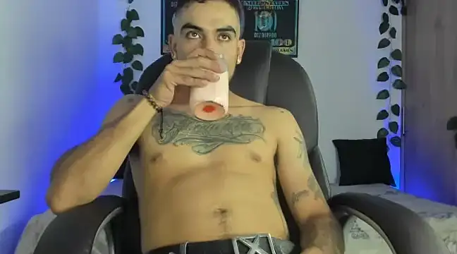 Snapshot of mikee_scooth chatting on February 20, 2025, 4:07 am mikee scooth online show from February 20, 2025, 4:07 am