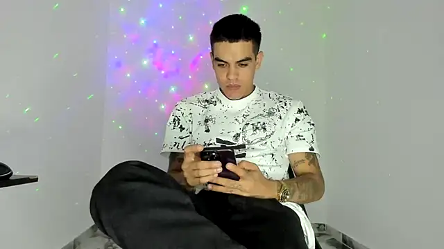 Snapshot of mikee_scooth chatting on April 20, 2026, 2:29 pm mikee scooth online show from April 20, 2026, 2:29 pm