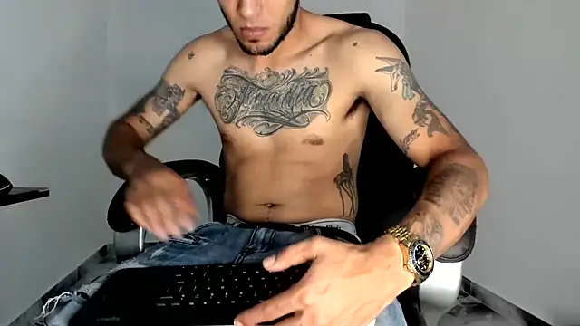 Snapshot of mikee_scooth chatting on July 20, 2026, 6:43 pm mikee scooth online show from July 20, 2026, 6:43 pm
