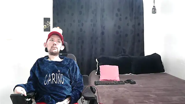 Sophia and Thomas online show from December 22, 2024, 11:22 am