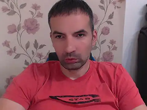 Snapshot of Leo_1617 chatting on July 4, 2026, 10:43 am Leo 1617 online show from July 4, 2026, 10:43 am