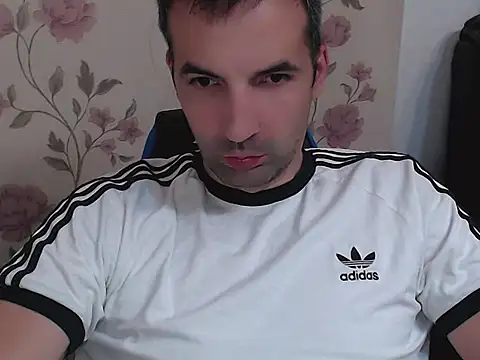 Snapshot of Leo_1617 chatting on July 17, 2026, 2:14 pm Leo 1617 online show from July 17, 2026, 2:14 pm