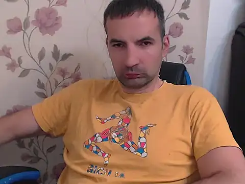 Snapshot of Leo_1617 chatting on July 3, 2026, 12:44 pm Leo 1617 online show from July 3, 2026, 12:44 pm