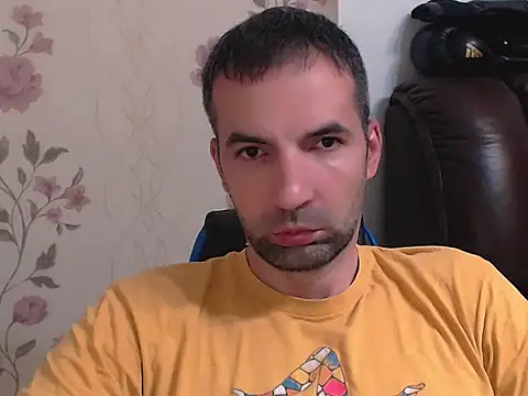 Snapshot of Leo_1617 chatting on July 7, 2026, 8:12 pm Leo 1617 online show from July 7, 2026, 8:12 pm