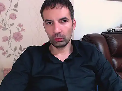 Snapshot of Leo_1617 chatting on November 11, 2025, 6:25 pm Leo 1617 online show from November 11, 2025, 6:25 pm