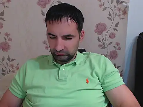 Snapshot of Leo_1617 chatting on December 14, 2025, 2:44 pm Leo 1617 online show from December 14, 2025, 2:44 pm