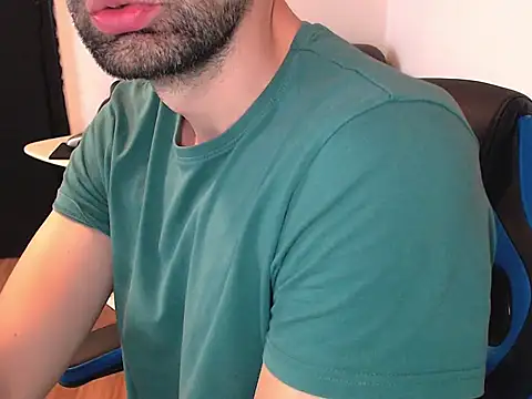 Snapshot of Leo_1617 chatting on October 18, 2025, 11:45 am Leo 1617 online show from October 18, 2025, 11:45 am